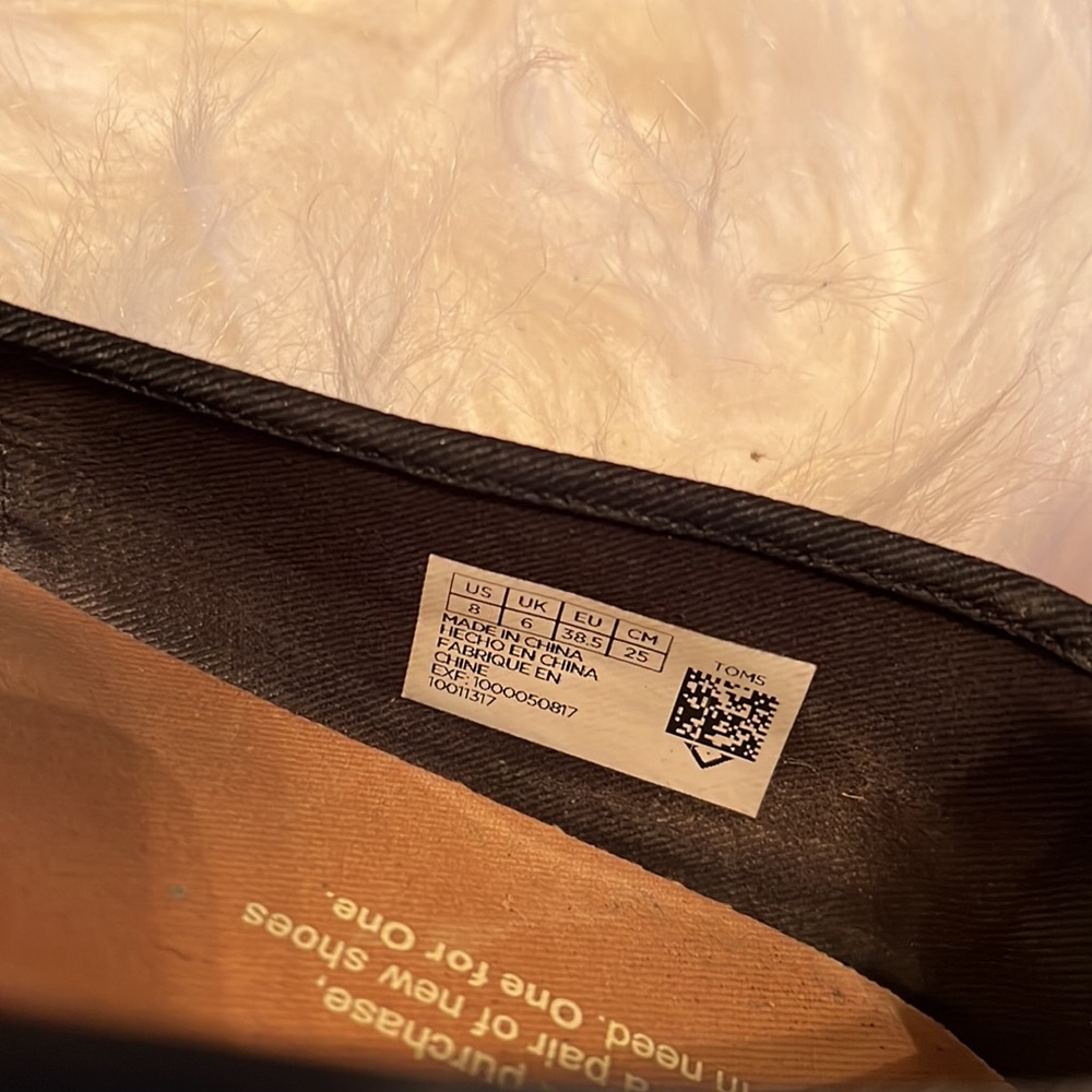 TOMS - Picture 6 of 7